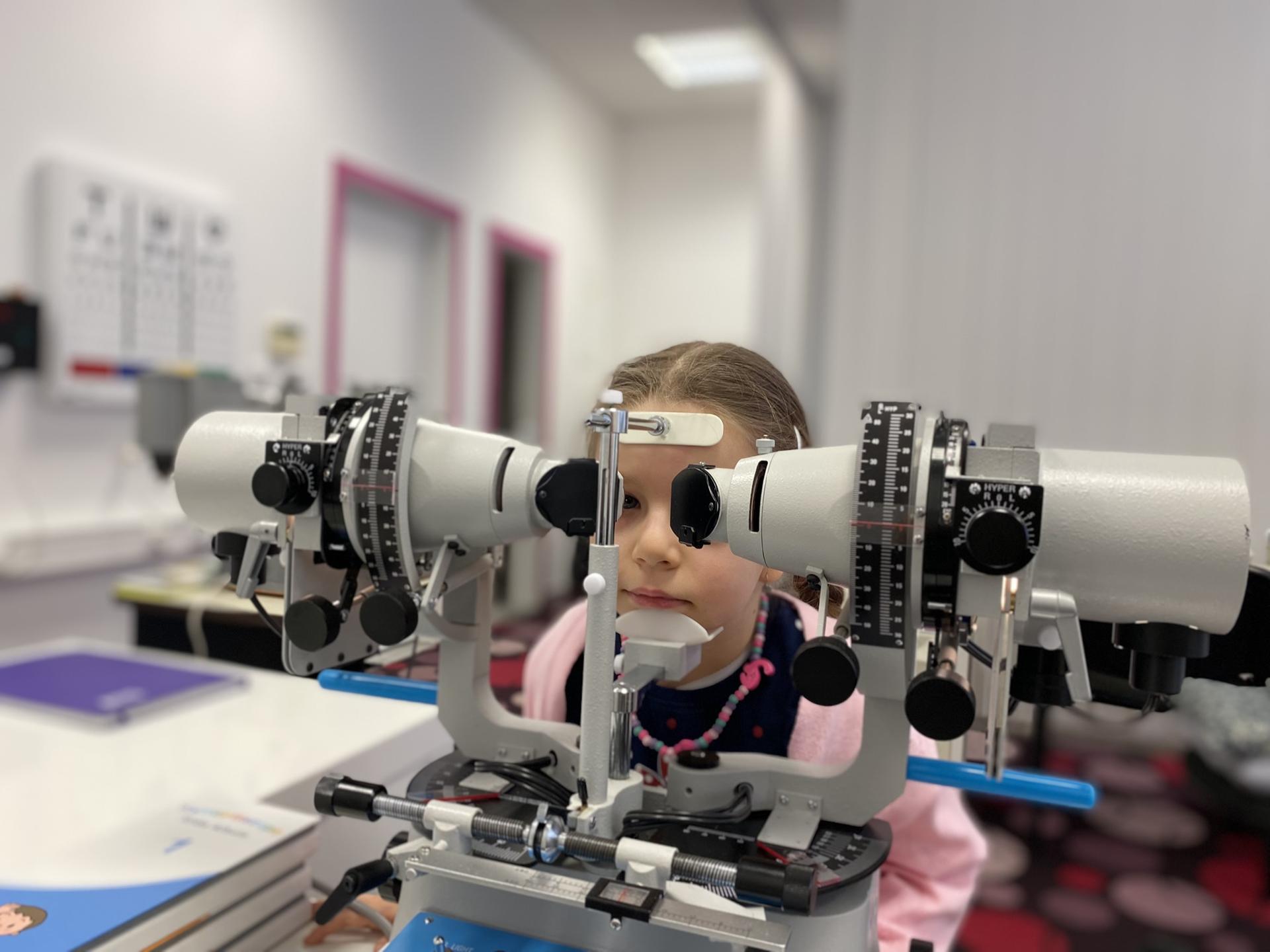 Obrázek 1. Synoptofor (Troposkop, Amblyoskop)